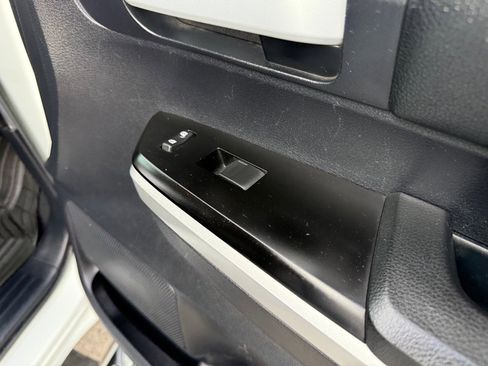 Used 2015 Toyota Tundra SR5 image 27