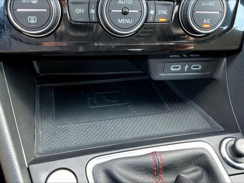 Used 2024 Volkswagen Jetta GLI 40th Anniversary Edition image 16