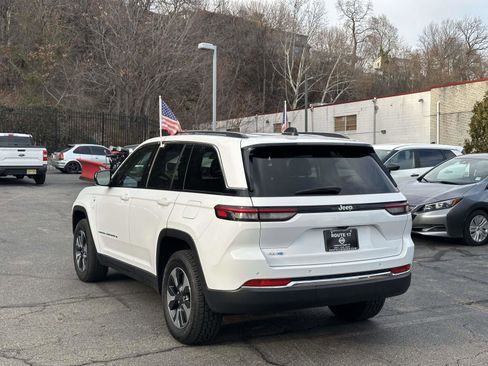 Used 2024 Jeep Grand Cherokee Limited 4xe image 3