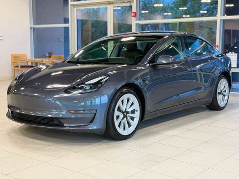 Used 2022 Tesla Model 3 Long Range AWD/4WD image 4