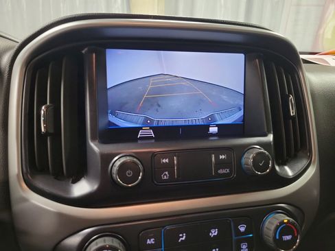 Used 2022 Chevrolet Colorado LT w/ Safety Package image 16