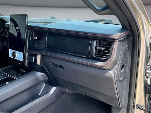Used 2024 Ford Expedition Limited AWD/4WD image 27