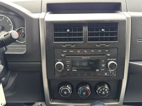 Used 2010 Jeep Liberty Sport w/ Popular Equipment Group AWD/4WD image 21
