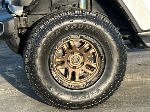 Used 2021 Jeep Wrangler Unlimited Sahara image 31