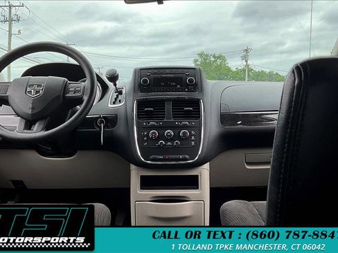 Used 2012 Dodge Grand Caravan SE image 32