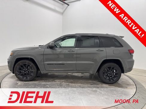Certified 2021 Jeep Grand Cherokee Laredo X image 4
