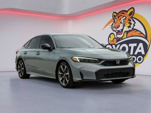 Used 2025 Honda Civic Sport Touring image 3