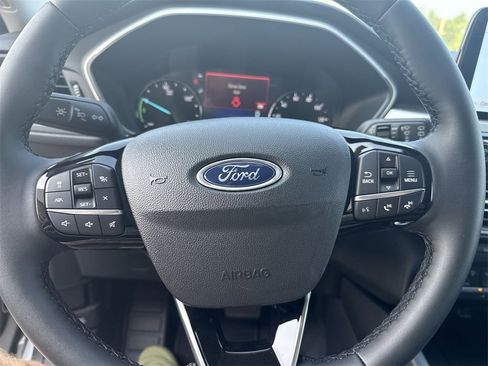 Used 2022 Ford Escape SE w/ Convenience Package image 19