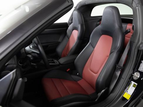 Used 2024 Porsche 911 Targa 4S image 5