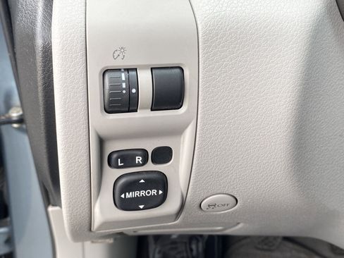 Used 2010 Subaru Forester 2.5X Premium image 14