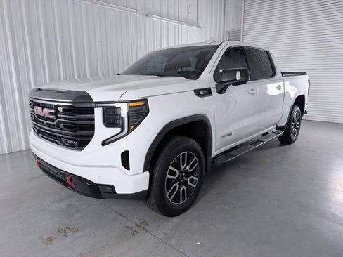 Used 2023 GMC Sierra 1500 AT4 w/ Technology Package AWD/4WD image 1