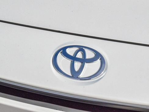 Certified 2025 Toyota bZ4X FWD image 12