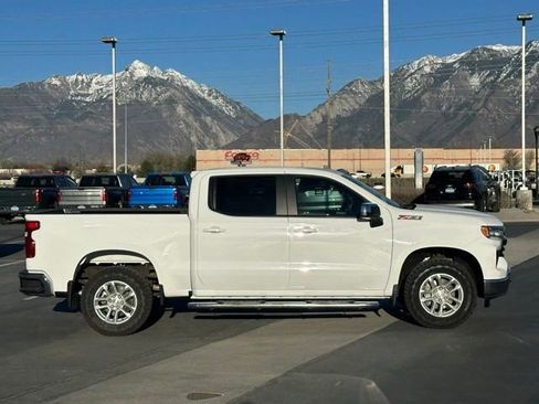 Certified 2024 Chevrolet Silverado 1500 LT w/ Z71 Off-Road Package AWD/4WD image 25
