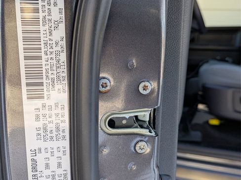 Used 2014 RAM 1500 Express image 24