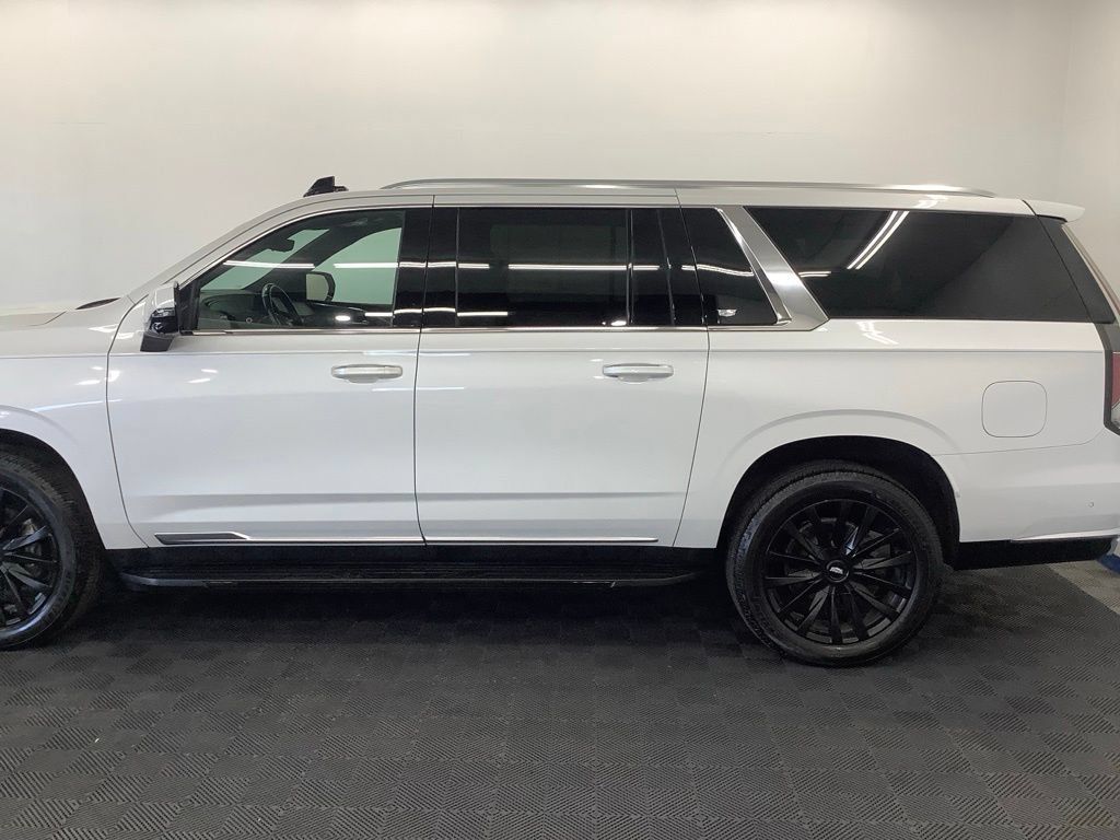 Used 2021 Cadillac Escalade ESV Premium Luxury AWD/4WD image 5