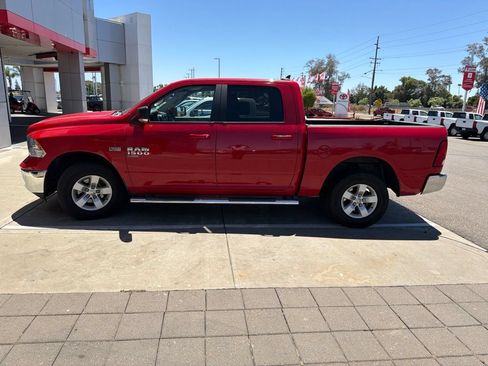 Used 2019 RAM 1500 Classic SLT w/ Luxury Group AWD/4WD image 3