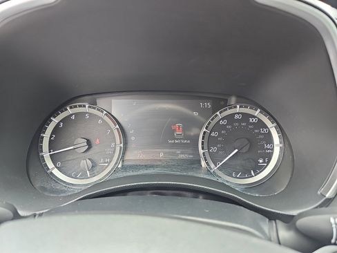 Used 2023 Toyota Highlander XLE image 21