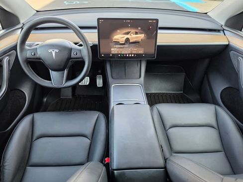 Used 2024 Tesla Model Y Performance AWD/4WD image 2