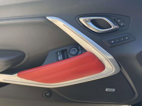Used 2017 Chevrolet Camaro LT RWD image 14