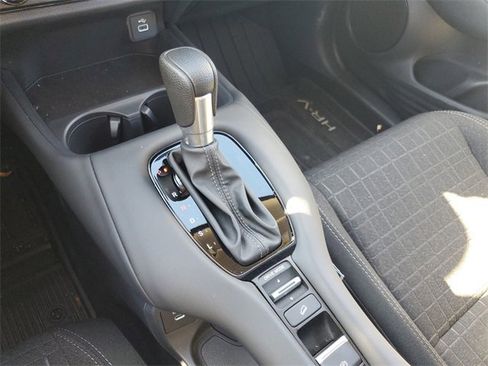 Certified 2025 Honda HR-V LX image 22