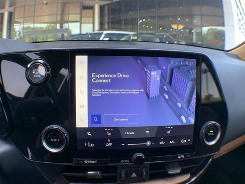 Certified 2025 Lexus NX 250 FWD w/ Accessory Package (P2) image 18