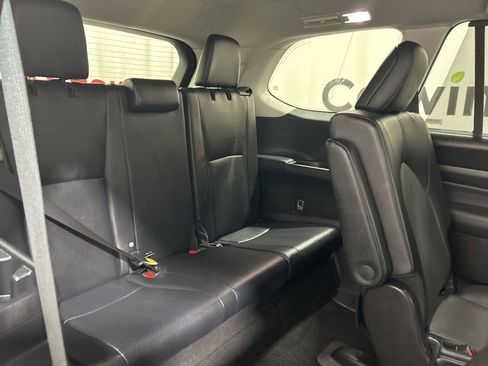 Used 2025 Toyota Grand Highlander AWD image 15