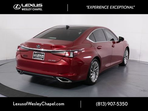 Used 2021 Lexus ES 350 Ultra Luxury w/ Accessory Package 2 FWD image 4