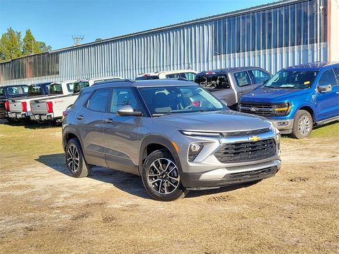Used 2025 Chevrolet TrailBlazer LT image 37