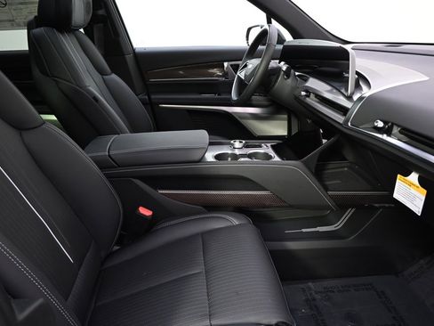 New 2026 Cadillac Vistiq Sport w/ LPO, Floor Liner Package image 16