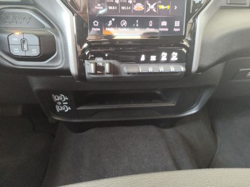 Used 2025 RAM 2500 Big Horn AWD/4WD image 17
