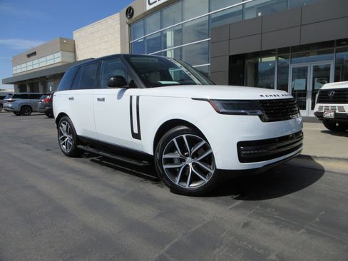 Used 2025 Land Rover Range Rover SE AWD/4WD image 12