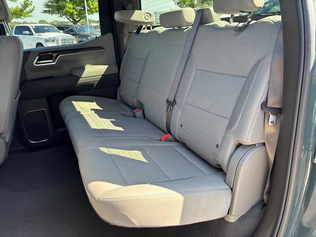 Used 2025 Chevrolet Silverado 1500 LT AWD/4WD image 19