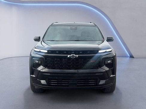 Used 2025 Chevrolet Traverse RS image 8