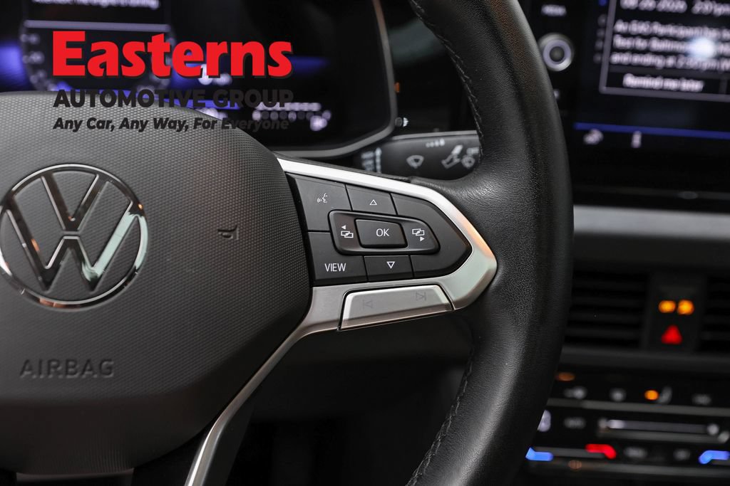 Used 2025 Volkswagen Jetta SE FWD image 17