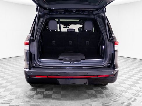 Used 2024 Lincoln Navigator Reserve AWD/4WD image 32
