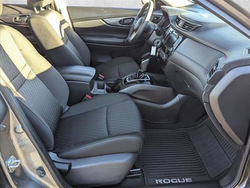 Used 2020 Nissan Rogue S image 19
