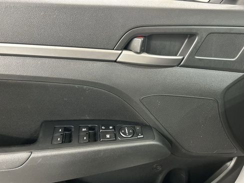 Used 2018 Hyundai Elantra SEL FWD image 11