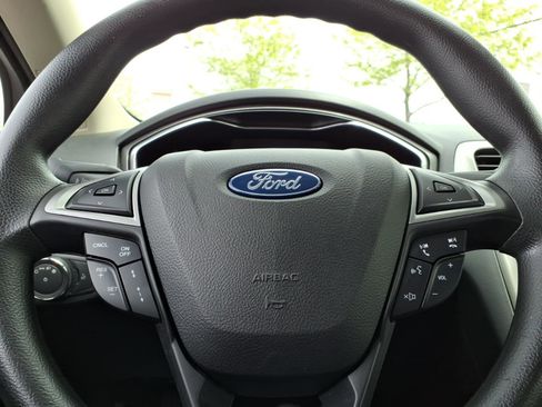 Used 2020 Ford Fusion SE AWD/4WD image 26