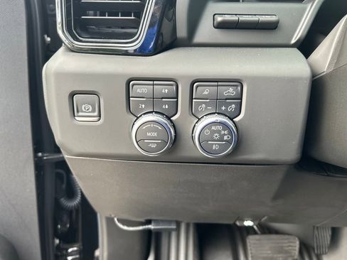 New 2025 GMC Sierra 1500 AT4 w/ AT4 Premium Package image 18