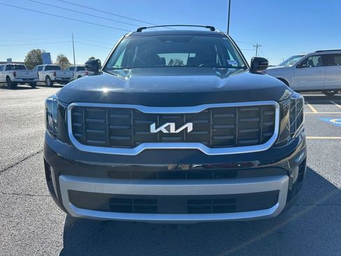 Used 2024 Kia Telluride S w/ S Sunroof Package image 3
