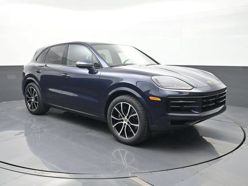 Certified 2024 Porsche Cayenne AWD/4WD image 24