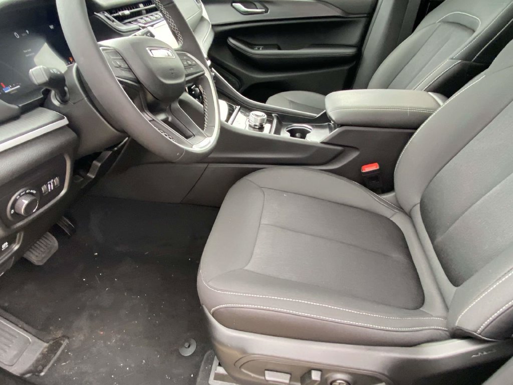 New 2026 Jeep Grand Cherokee Laredo X RWD image 41