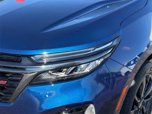 Used 2022 Chevrolet Equinox RS w/ RS Leather Package image 9