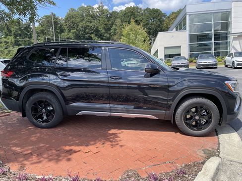 New 2026 Volkswagen Atlas Peak Edition AWD/4WD image 4