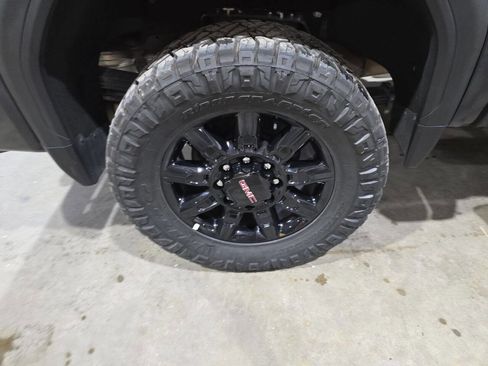 Used 2024 GMC Sierra 2500 Denali w/ Technology Package image 23