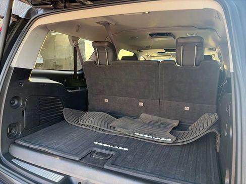 Used 2017 Cadillac Escalade ESV Premium Luxury image 36