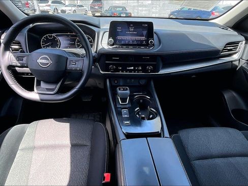 Used 2025 Nissan Rogue SV FWD image 14