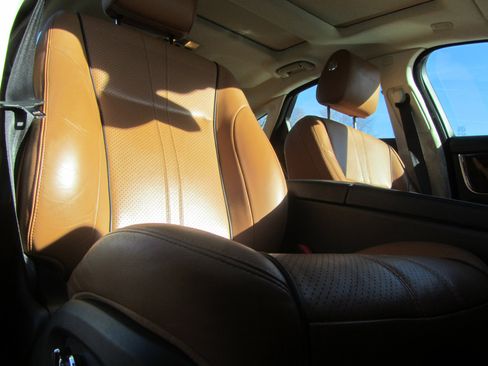 Used 2017 Jaguar XJ R-Sport image 23