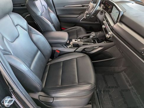 Used 2025 Kia Telluride S image 33