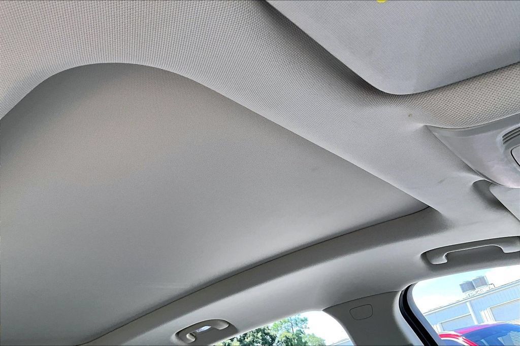 Used 2023 Buick Envision Avenir FWD image 28